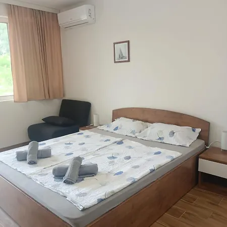 Novel S&s Apartman *